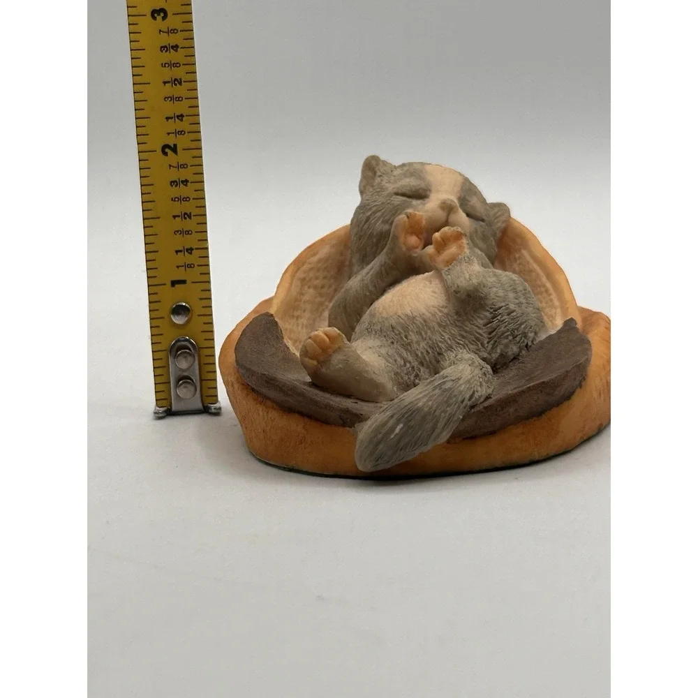 Vintage Aynsley Master Craft Sleeping Cat Kitten in Cap - 1981 - Made in England
